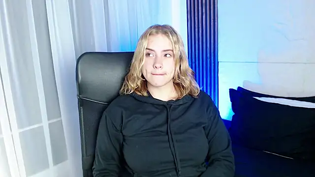 Paris bby online show from 01-11-25, 06:24