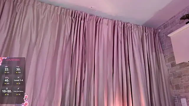 Snapshot of candyy_bella chatting on 04-28-26, 12:10 candyy bella online show from 04-28-26, 12:10