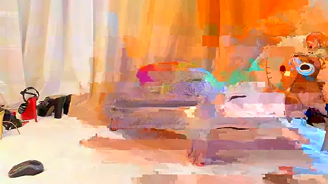 Snapshot of Julieta_J chatting on 10-24-25, 01:24 Julieta J online show from 10-24-25, 01:24