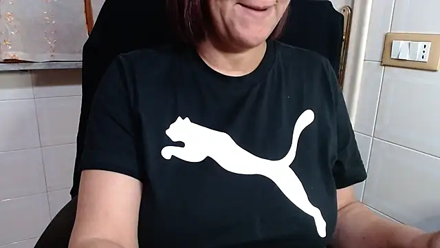 Snapshot of Foxlady2271 chatting on 03-30-26, 12:06 Foxlady2271 online show from 03-30-26, 12:06