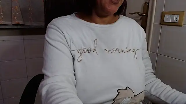 Snapshot of Foxlady2271 chatting on 05-01-26, 12:48 Foxlady2271 online show from 05-01-26, 12:48