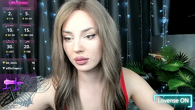 Snapshot of Dinamoree chatting on 01-25-25, 07:07 Dinamoree online show from 01-25-25, 07:07