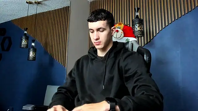 JacksonOlsenn online show from 01-07-25, 12:09