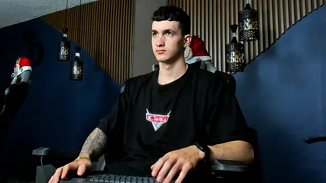 JacksonOlsenn online show from 01-07-25, 06:14