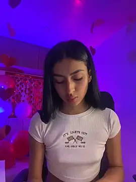 Snapshot of maddy_bronw_ chatting on 02-07-25, 11:24 maddy bronw online show from 02-07-25, 11:24