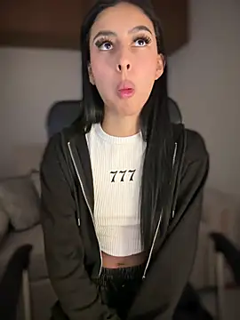 Snapshot of maddy_bronw_ chatting on 03-08-25, 01:17 maddy bronw online show from 03-08-25, 01:17