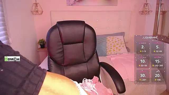 Cristal  adams online show from 03-14-25, 12:51