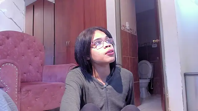 evelyn wine online show from 11-20-25, 06:18