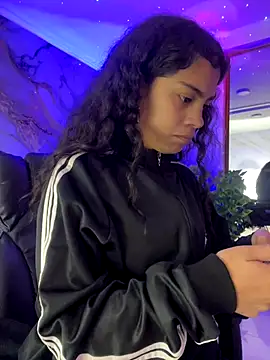 NINA 18 YEARS online show from 11-26-25, 10:22