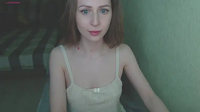 Snapshot of OaklynDobson chatting on 02-18-25, 04:37 OaklynDobson online show from 02-18-25, 04:37