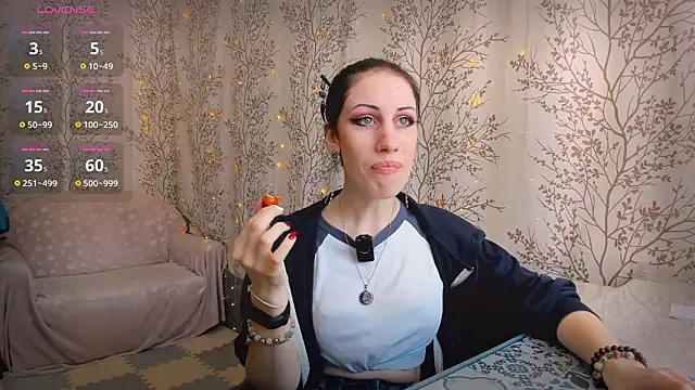 Snapshot of Mary0Lou chatting on 03-17-26, 05:33 Mary0Lou online show from 03-17-26, 05:33