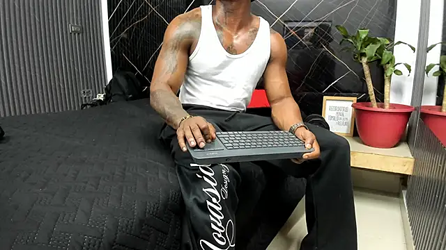 Snapshot of ronnie_7777 chatting on 03-01-25, 11:26 ronnie 7777 online show from 03-01-25, 11:26