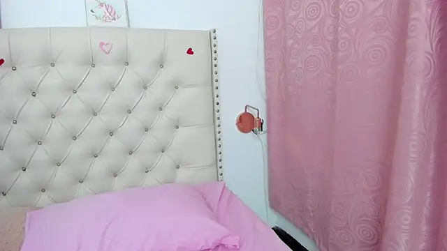 Kim Eli online show from 03-09-25, 01:46