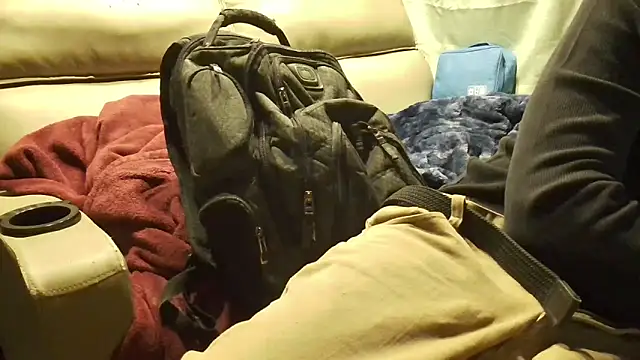 Snapshot of overaveragefreak4you chatting on 03-17-26, 12:52 overaveragefreak4you online show from 03-17-26, 12:52