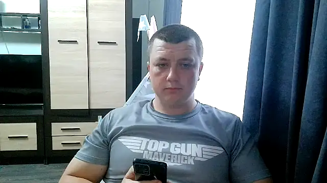 Snapshot of gamblingbum chatting on 05-13-26, 03:31 gamblingbum online show from 05-13-26, 03:31