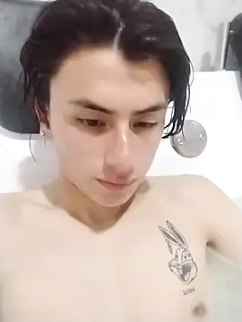 Snapshot of Alann_sr chatting on 11-04-25, 07:46 Alann sr online show from 11-04-25, 07:46