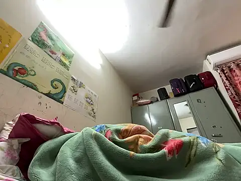 Snapshot of SammyChocolateIndian chatting on 01-01-25, 03:34 SammyChocolateIndian online show from 01-01-25, 03:34