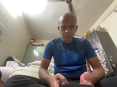 Snapshot of SammyChocolateIndian chatting on 02-07-25, 01:43 SammyChocolateIndian online show from 02-07-25, 01:43