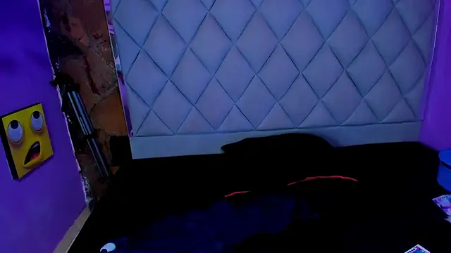 venusowen  online show from 09-22-25, 01:35