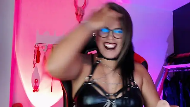 Snapshot of LilithSharon chatting on 01-14-25, 08:15 LilithSharon online show from 01-14-25, 08:15