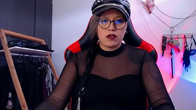 Snapshot of LilithSharon chatting on 01-15-25, 05:37 LilithSharon online show from 01-15-25, 05:37