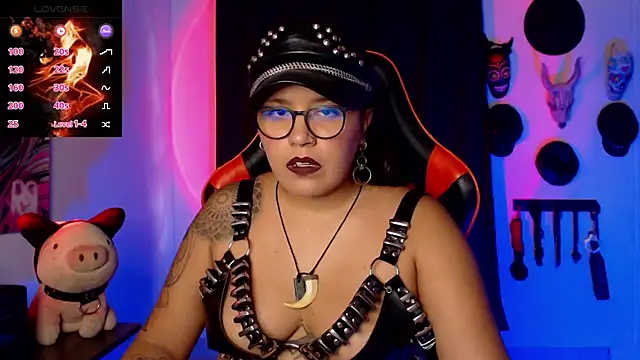 Snapshot of LilithSharon chatting on 02-17-25, 08:58 LilithSharon online show from 02-17-25, 08:58