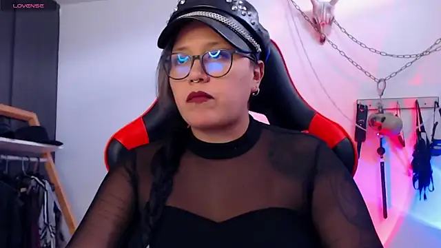 Snapshot of LilithSharon chatting on 03-20-25, 07:35 LilithSharon online show from 03-20-25, 07:35