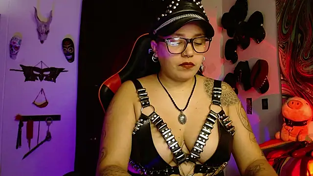 Snapshot of LilithSharon chatting on 02-05-26, 04:55 LilithSharon online show from 02-05-26, 04:55