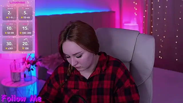 Snapshot of LovelyBell chatting on 03-04-25, 06:58 LovelyBell online show from 03-04-25, 06:58