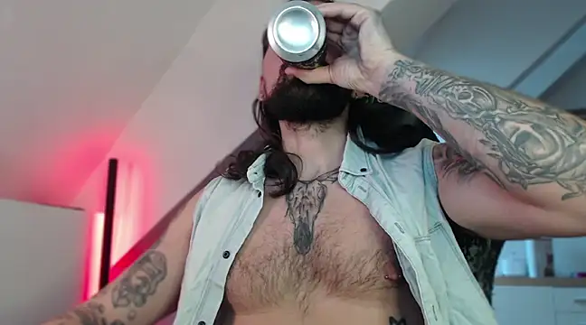 Snapshot of MateoHunk chatting on 12-27-24, 12:01 MateoHunk online show from 12-27-24, 12:01