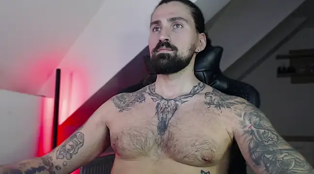 Snapshot of MateoHunk chatting on 01-03-25, 04:06 MateoHunk online show from 01-03-25, 04:06