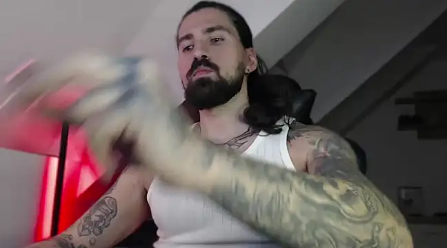 Snapshot of MateoHunk chatting on 01-05-25, 04:06 MateoHunk online show from 01-05-25, 04:06