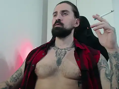 Snapshot of MateoHunk chatting on 11-26-25, 04:52 MateoHunk online show from 11-26-25, 04:52