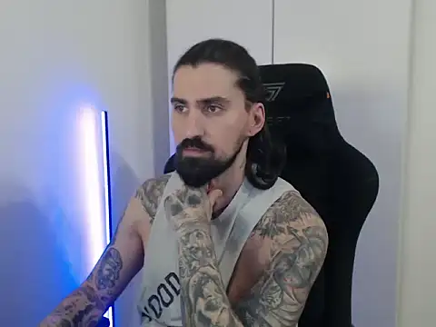 Snapshot of MateoHunk chatting on 03-30-26, 02:07 MateoHunk online show from 03-30-26, 02:07