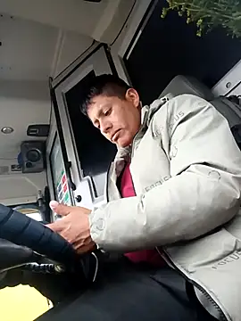 Snapshot of alexchir4 chatting on 10-16-25, 11:22 alexchir4 online show from 10-16-25, 11:22