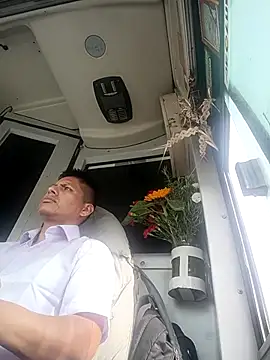 Snapshot of alexchir4 chatting on 11-07-25, 09:04 alexchir4 online show from 11-07-25, 09:04