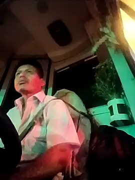 Snapshot of alexchir4 chatting on 11-11-25, 12:43 alexchir4 online show from 11-11-25, 12:43