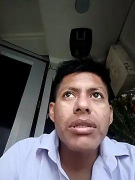 Snapshot of alexchir4 chatting on 12-16-25, 10:42 alexchir4 online show from 12-16-25, 10:42