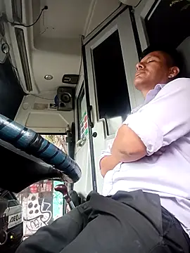 Snapshot of alexchir4 chatting on 02-11-26, 12:43 alexchir4 online show from 02-11-26, 12:43