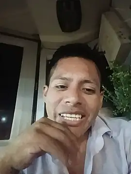Snapshot of alexchir4 chatting on 06-14-26, 01:03 alexchir4 online show from 06-14-26, 01:03