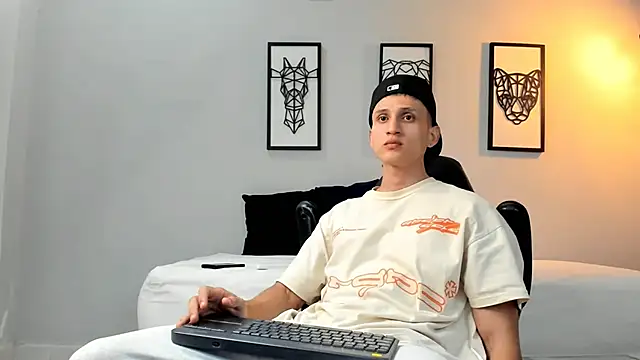 connor twink online show from 01-29-25, 12:54