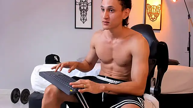 connor twink online show from 03-08-25, 02:01