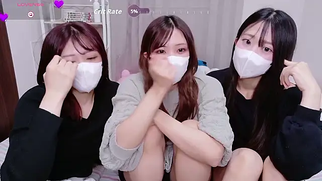 Snapshot of Miss-KrenJr chatting on 12-04-25, 11:52 Miss-KrenJr online show from 12-04-25, 11:52