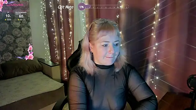 Snapshot of Victoria_Di chatting on 12-21-24, 10:39 Victoria Di online show from 12-21-24, 10:39