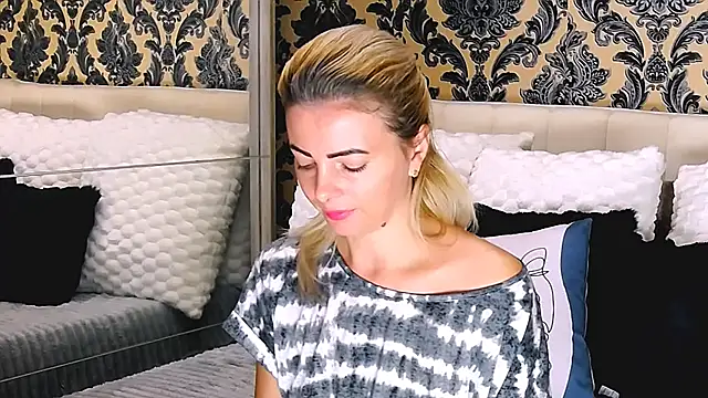 Aly girl1 online show from 10-10-25, 10:03