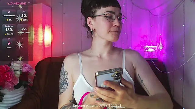 FoxRineHelen online show from 05-25-26, 11:22