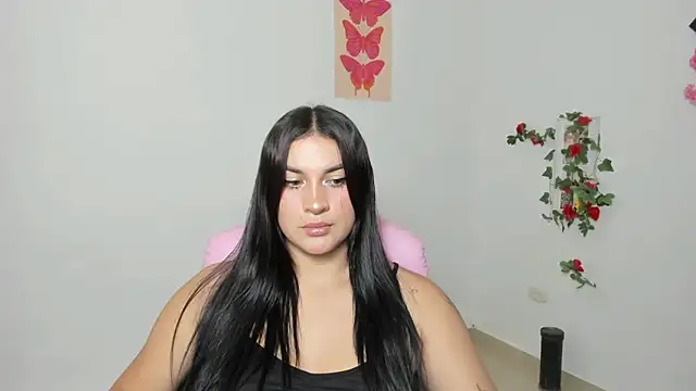 Snapshot of Emic_ chatting on 09-16-25, 02:18 Emic online show from 09-16-25, 02:18