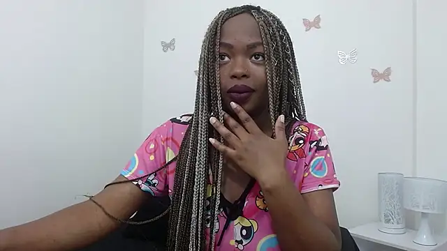 Snapshot of _Zooee chatting on 12-17-24, 11:28 Zooee online show from 12-17-24, 11:28