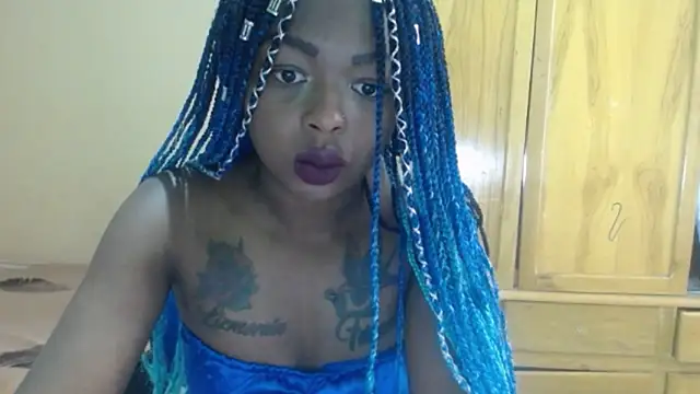 Snapshot of _Zooee chatting on 01-27-25, 01:19 Zooee online show from 01-27-25, 01:19