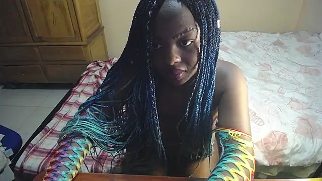 Snapshot of _Zooee chatting on 03-04-25, 05:24 Zooee online show from 03-04-25, 05:24